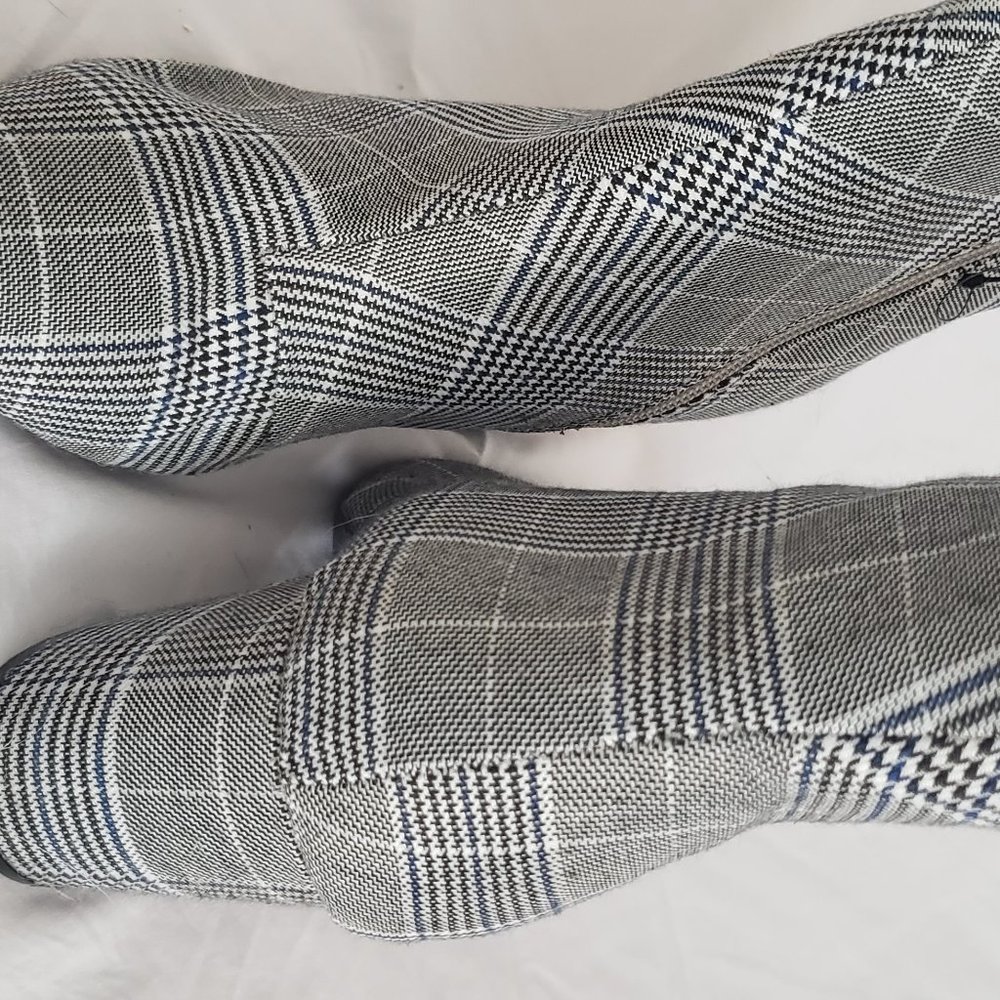 Booties - Picture 4 of 4